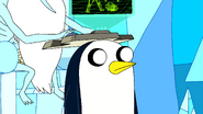 Gunter as a video game stand