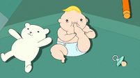 S8E12 Baby Finn biting his foot