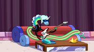 S7e30 Lee with guitar
