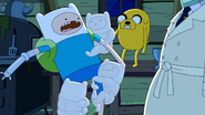 S10e2 Tooth Finn attacking big Finn