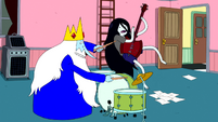 S4e25 Ice King and Marceline jamming out