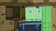 S1E13 BG Horse bathtub