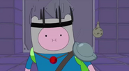S5 e36 Finn in a pointy black crown and ruby