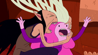 S5e38 Marceline biting PB