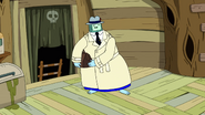 S10e2 Ice King holding bag