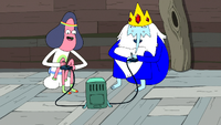 S5e40 IK playing BMO with Abracadaniel.png