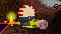 S5e21 Peppermint Butler sitting on Braco