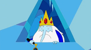 S5 e18 Ice King holding spy glasses