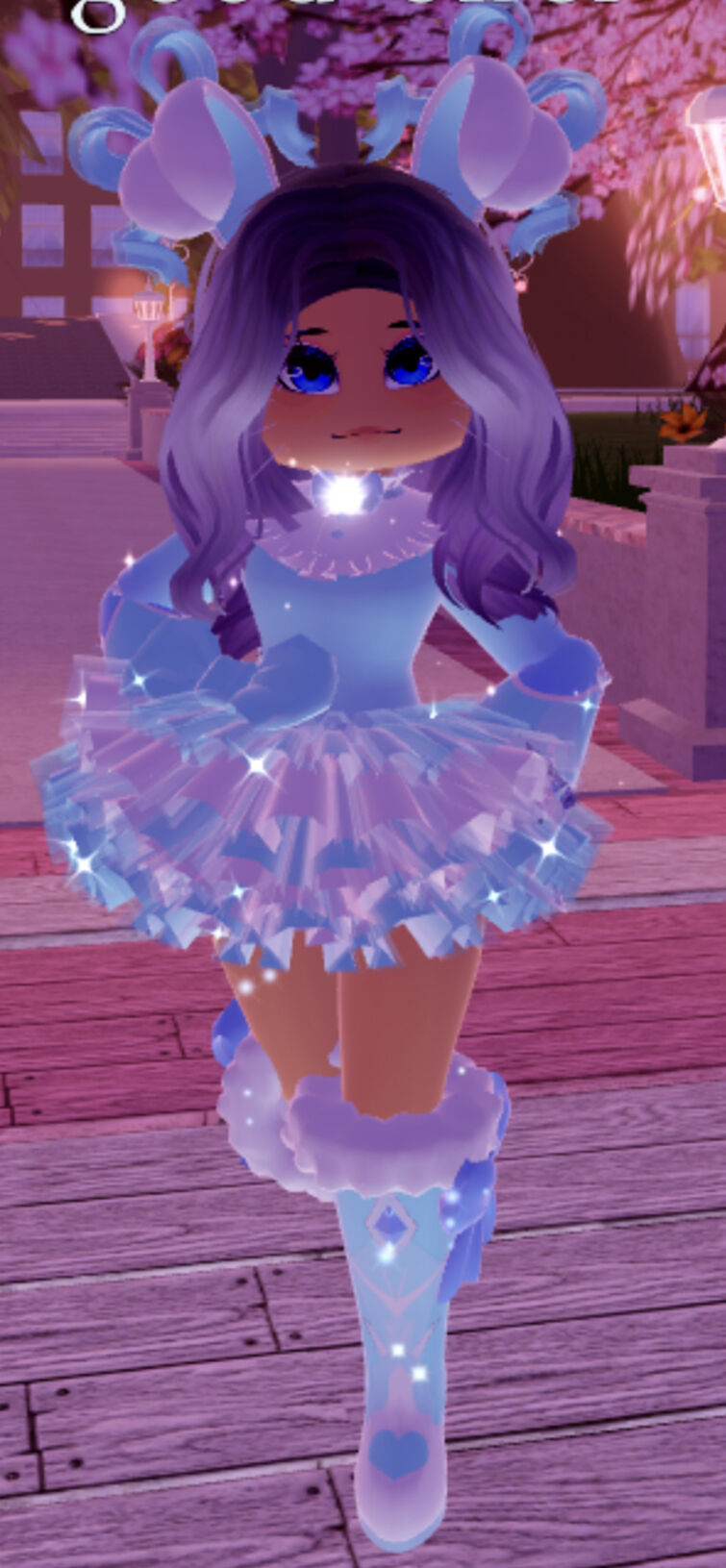 rate my “cute” royale high outfit.