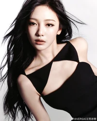 Ningning X Versace 2.jpeg (2.09 MB)