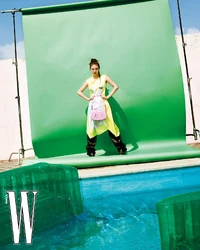Ningning W Korea June 2023 4.jpeg (217 KB)