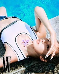 Ningning W Korea June 2023 2.jpeg (208 KB)