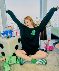 Ningning X MLB 10.jpeg (187 KB)