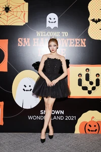 Ningning SMTOWN Wonderland 2021 3.jpeg (1.95 MB) SMTOWN Wonderland 2021 No.5