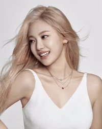 Ningning X Chopard 2.jpeg (83 KB)