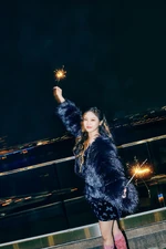 Ningning Twitter 20.12.31 2.jpeg (2.3 MB) 20.12.31 No.2