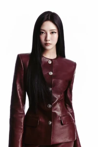 Ningning X Versace 1.jpeg (163 KB)