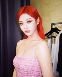 Ninging X Givenchy 4.jpg (63 KB)