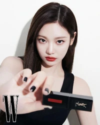 Ningning W Korea May 2023 1.jpeg (158 KB)