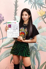 Ningning Melon 20.11.17 2.jpeg (160 KB) 20.11.17 No.3