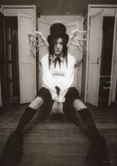 RyutaroPT.jpg (61 KB) Ryutaro of Plastic Tree wearing Ouji