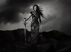 Dark sword lady.jpg (39 KB)