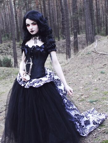 Romantic Goth | Aesthetics Wiki | Fandom
