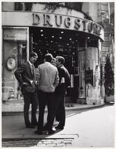 Minets at the Drugstore (1962)