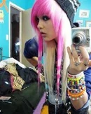 SceneGirlowo.jpg (41 KB)