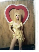 Kinder-whore-heart