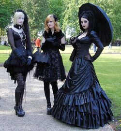 Victorian Gothic  Victorian goth, Gothic fashion victorian, Victorian  costume