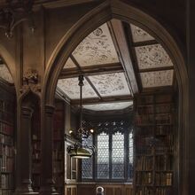 Dark Academia Aesthetics Wiki Fandom Common themes within this aesthetic are books, poetry, friendship, prep/private schools, classical music, coming of age, existentialism, social class. dark academia aesthetics wiki fandom