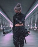 Cyber-punk-black-outfit-woman