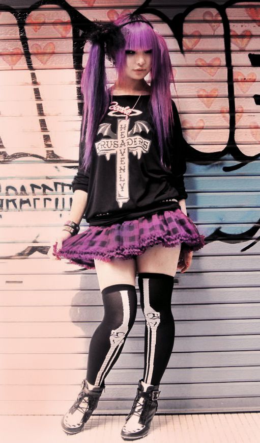 the pastel goth girl