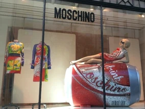 Moschino's spring-summer collection (London, 2015)[5]