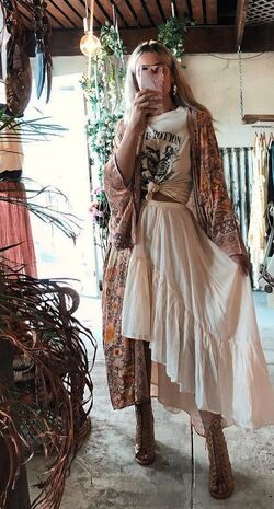 Bohemian Fashion Style: History and Boho Aesthetics