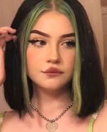 Egirl-makeup-green-bangs