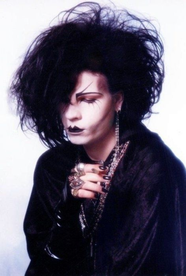 Twisted — A Collection Of Photographs Of '80s Goths :) | vlr.eng.br