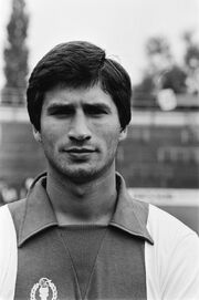 1975)LingAjax.jpg