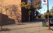 Obama-sidewalk-busses-dropoff