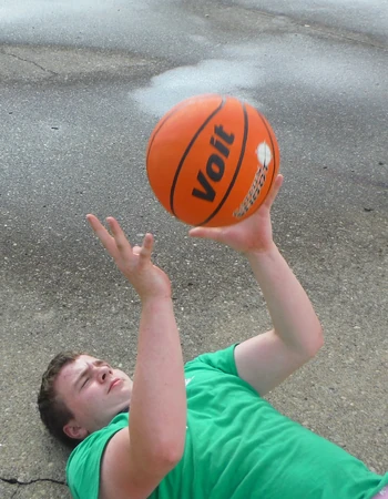 Bench-press-w-med-ball-toss-to-self