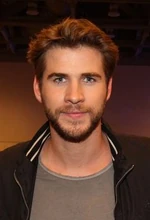 F90c7422ad8915e892223574c6b901e3--liam-hemsworth-miley-cyrus