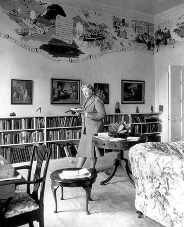 Agatha in the Library