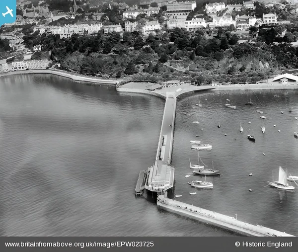A closer view is afforded by this 1928 aerial photo. The Concert Room is located at the angle of the pier as can be seen here.