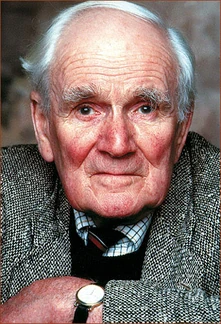Desmond Llewelyn