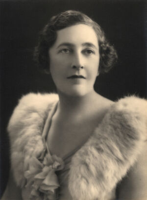 Agatha-christie-glam-photo.jpg