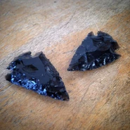 Obsidian arrows real.jpg (110 KB) Real life obsidian arrowheads