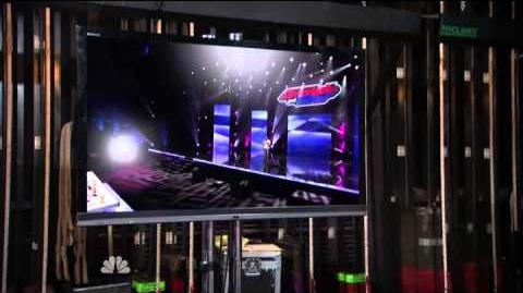Travis_Pratt_-_America's_Got_Talent_2013_Season_8_-_Vegas_Week