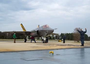 F-35C-first-catapult-hookup.jpg (38 KB)