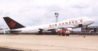A Boeing 747 has suffered from 'overweihgt'
